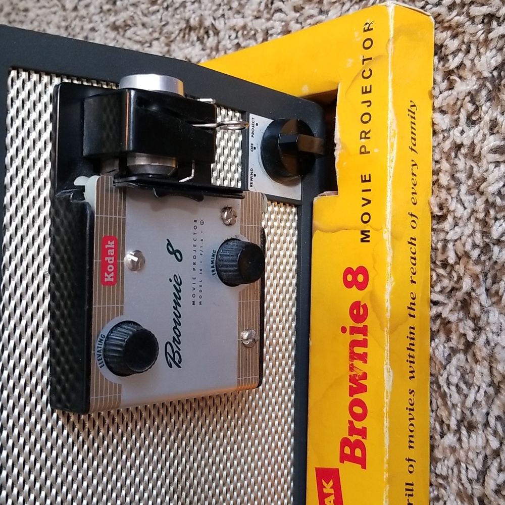 Vintage Kodak Brownie 8 Movie Projector - Picture 3 of 5